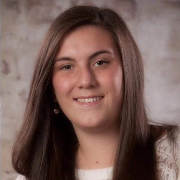 Meet your Posher, Caroline - Picture 1 of 1